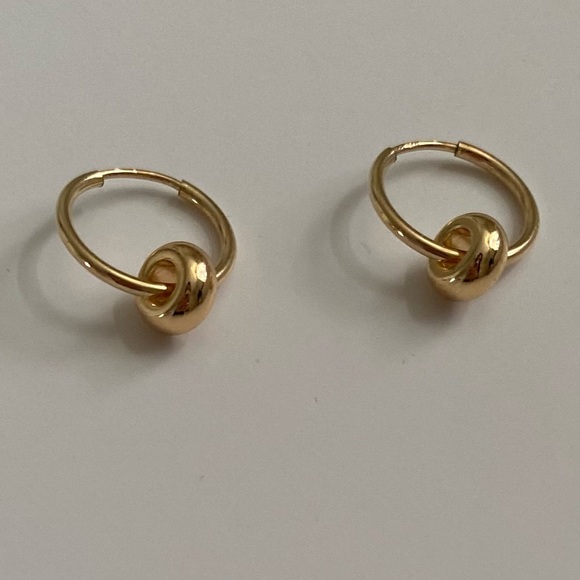 Gold Filled Hoops NWT - Picture 3 of 3